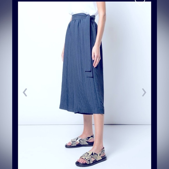 Vince Pants - VINCE Navy Culottes - Size Medium
